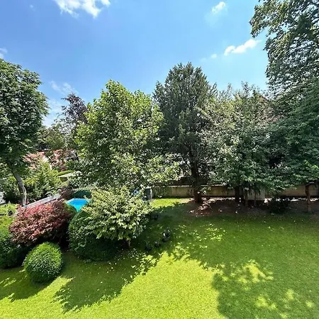 Kj Ferienwohnung Im Zentrum-balkon-pool-garage-wifi * Augusta