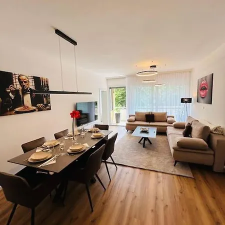 Daire Kj Ferienwohnung Im Zentrum-balkon-pool-garage-wifi Augsburg