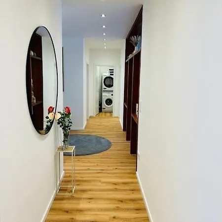 Daire Kj Ferienwohnung Im Zentrum-balkon-pool-garage-wifi Augsburg