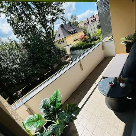 Appartamento Kj Ferienwohnung Im Zentrum-balkon-pool-garage-wifi